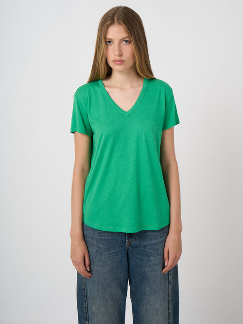  T-Shirt mit V-Ausschnitt und Brusttasche