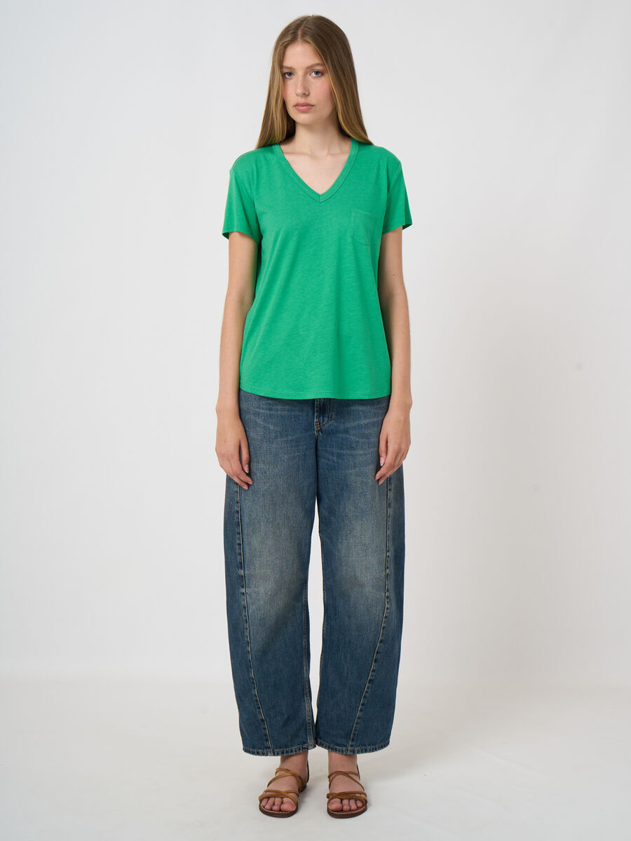  T-Shirt mit V-Ausschnitt und Brusttasche image number 2