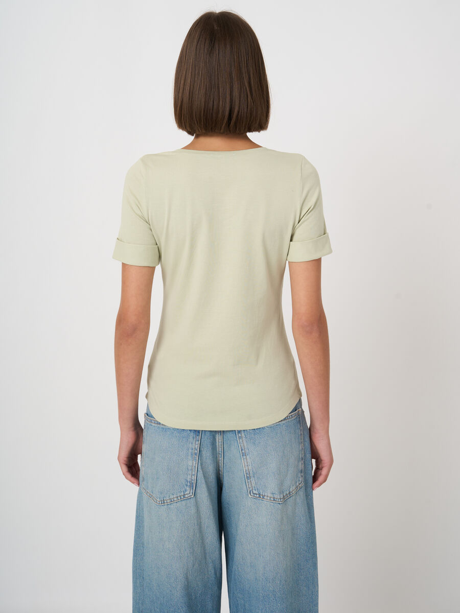 Basic T-shirt with rolled up sleeves image number 3