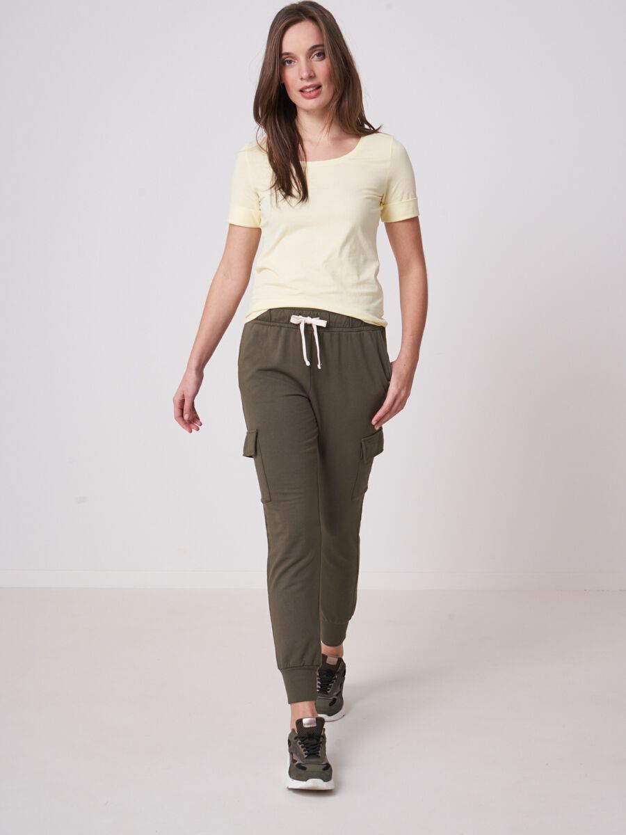 Basic T-shirt with rolled up sleeves image number 3