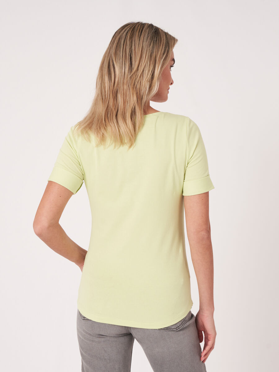 Basic T-shirt with rolled up sleeves image number 3