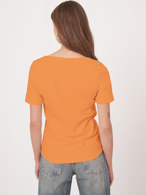 Basic T-shirt with rolled up sleeves image number 4