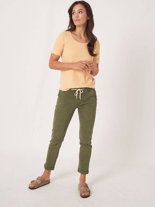 Basic T-shirt with rolled up sleeves image number 1