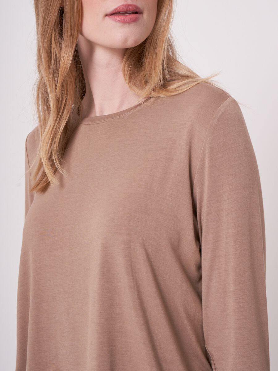 Basic women's long-sleeved top image number 2