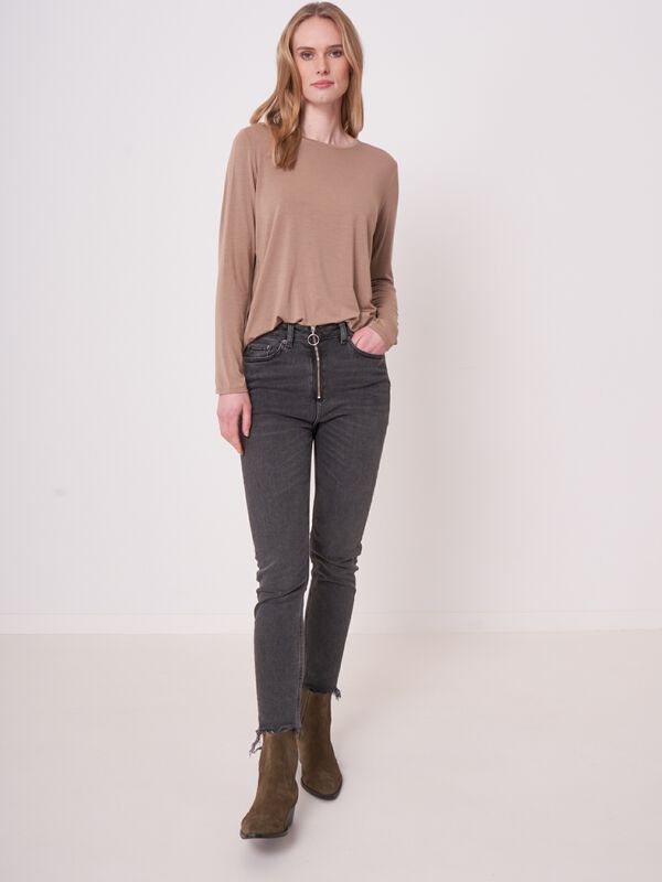 Basic women's long-sleeved top image number 3