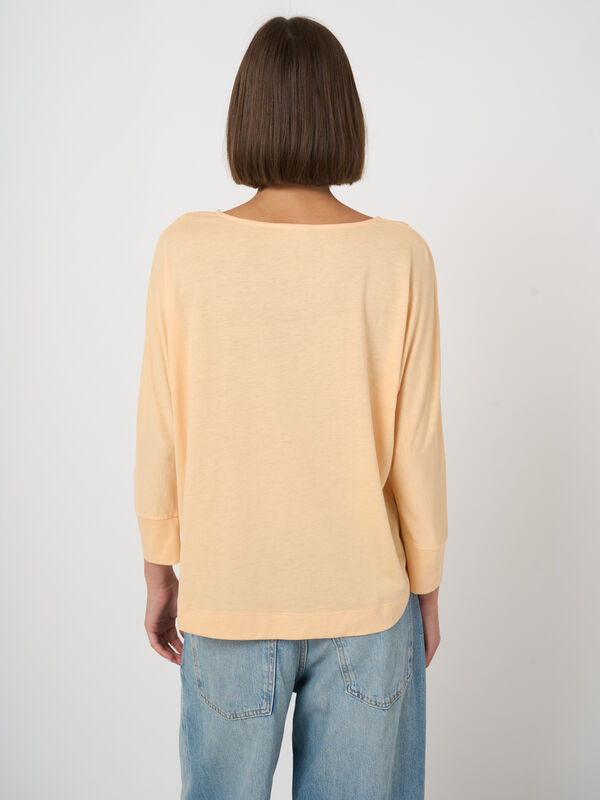 Batwing top with 3/4 sleeve image number 3