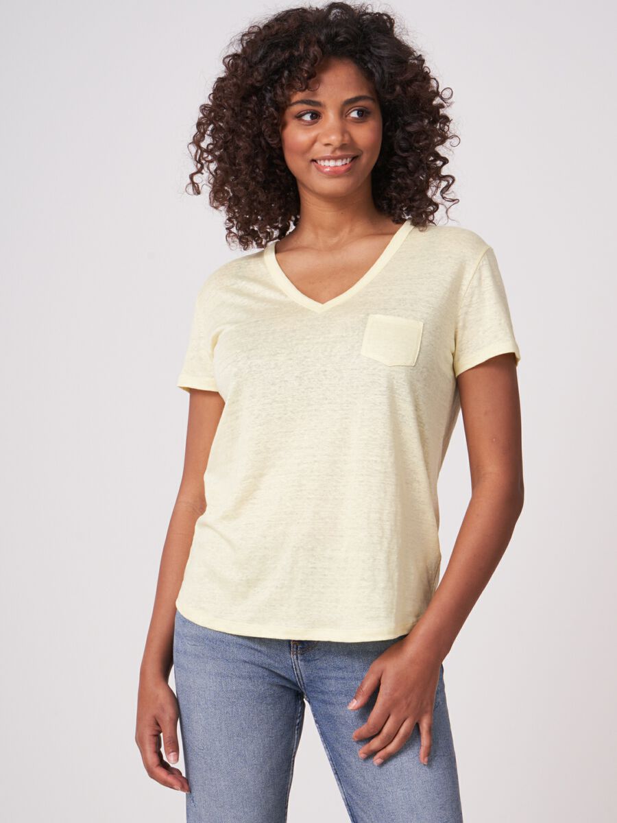 Basic pure linen V-neck T-shirt with chest pocket image number 0