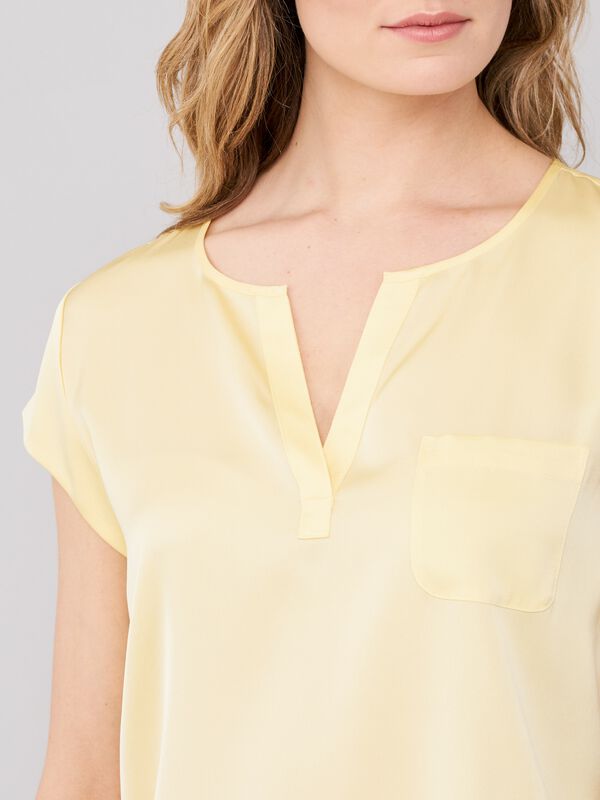 Short-sleeved silk top with pocket image number 1