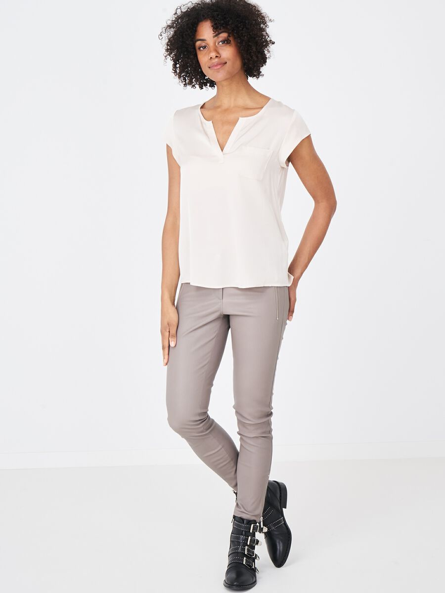 Short-sleeved silk top with pocket image number 3