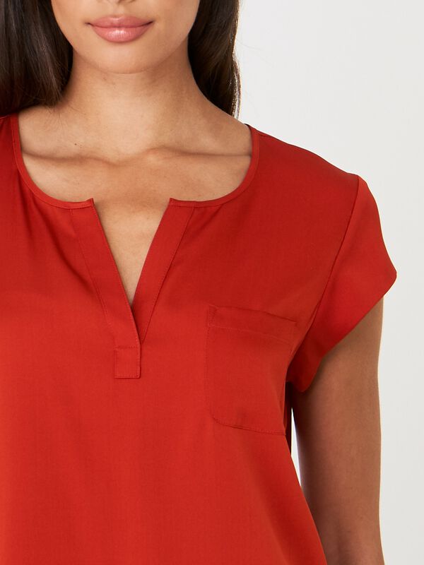 Short-sleeved silk top with pocket image number 2