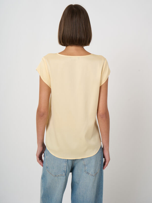Top avec poche poitrine image number 3