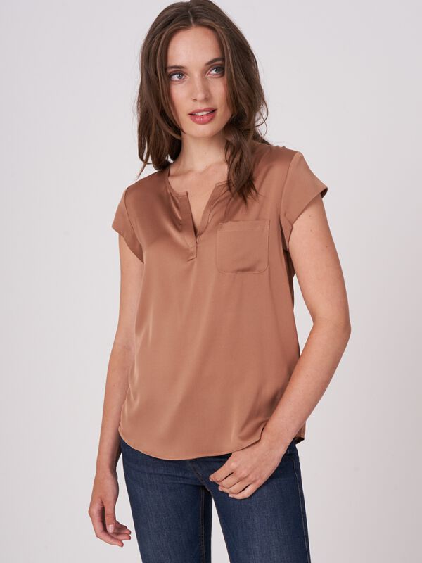 Short-sleeved silk top with pocket image number 0