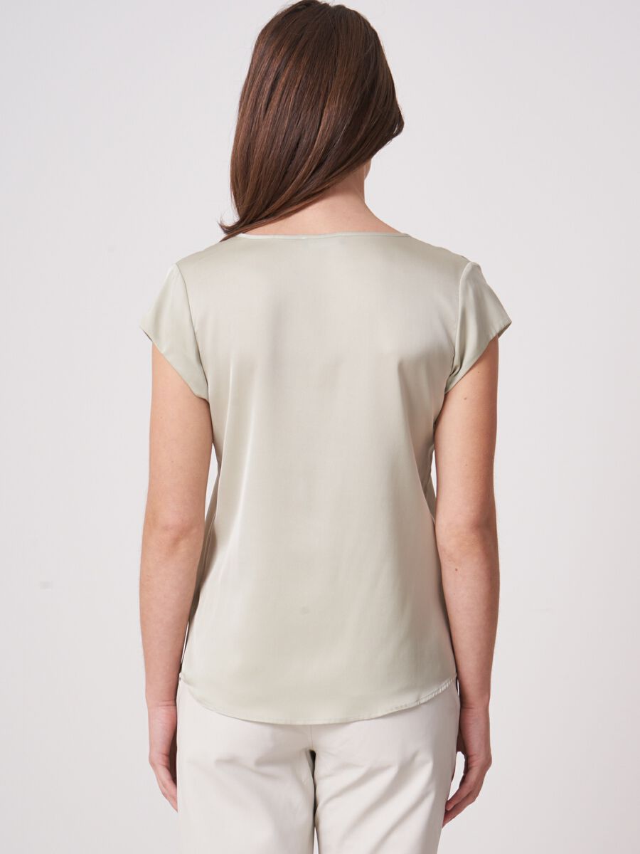 Short-sleeved silk top with pocket image number 3