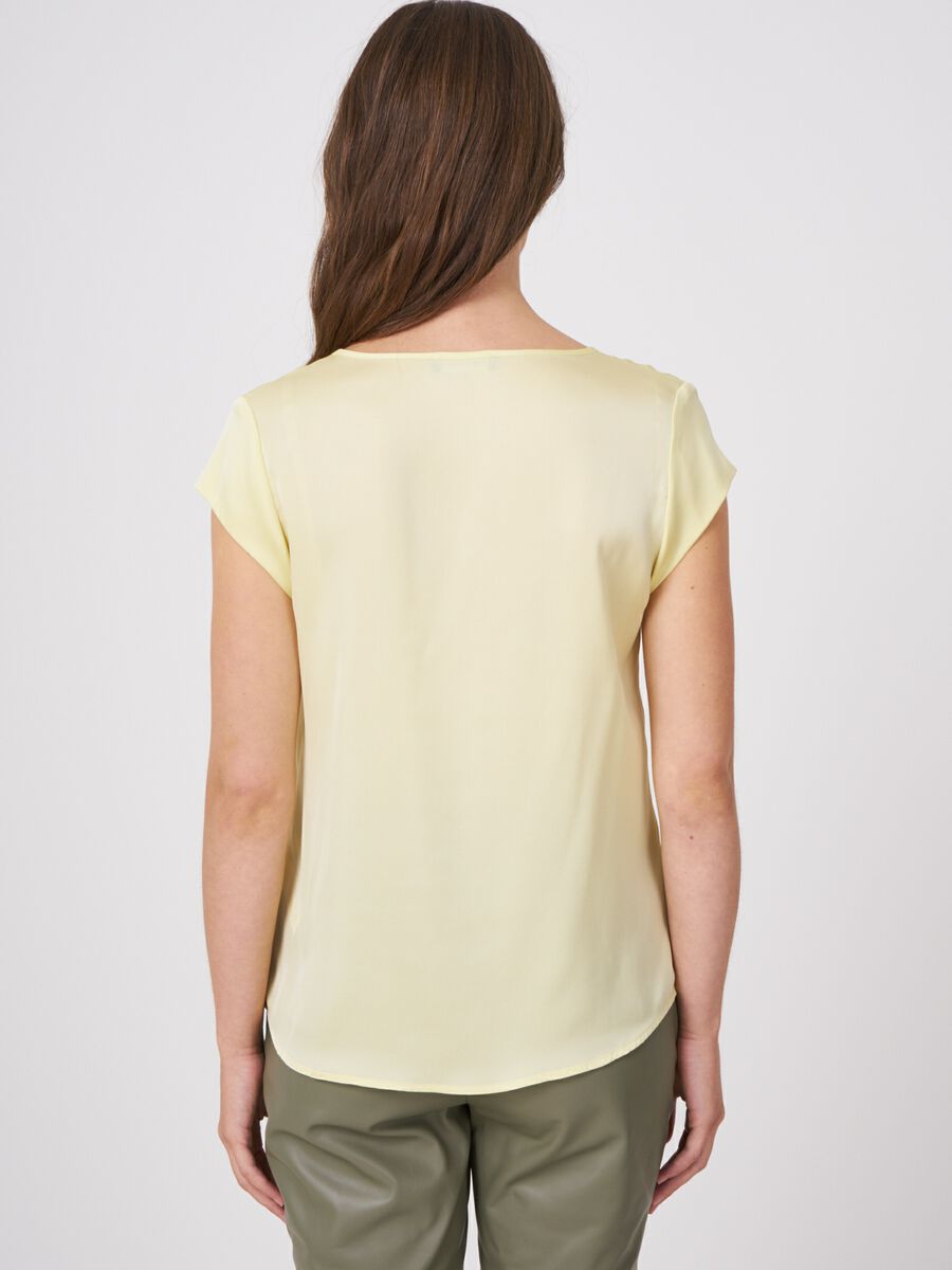 Short-sleeved silk top with pocket image number 3