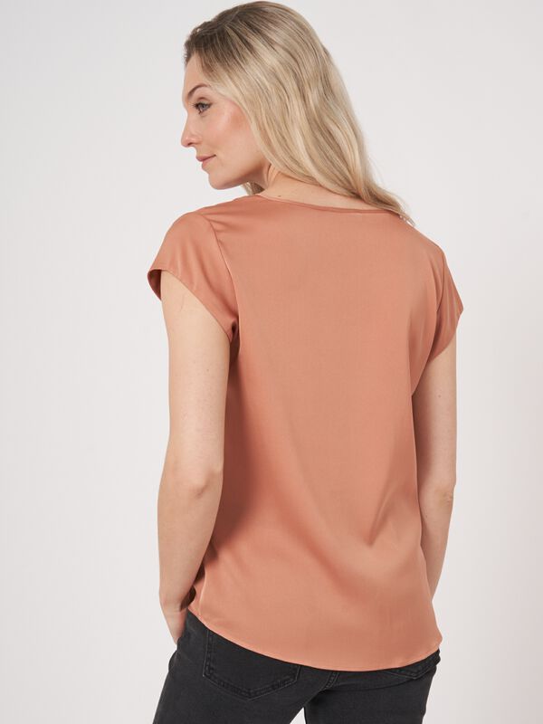Short-sleeved silk top with pocket image number 2