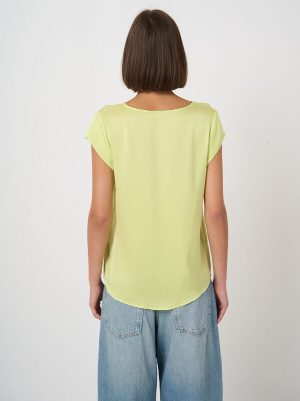 Top avec poche poitrine image number 3