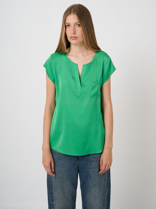 Short-sleeved silk top with pocket