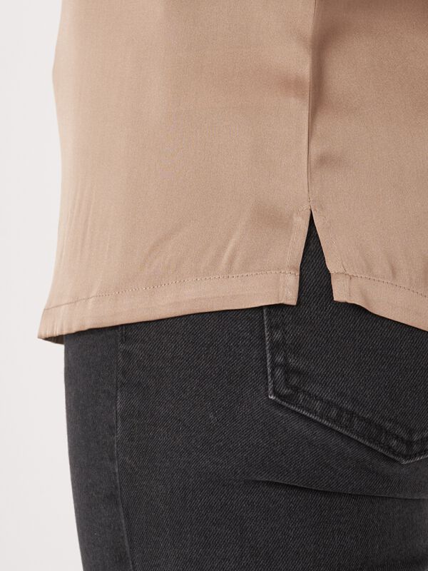 Silk T-shirt image number 3