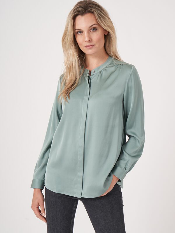 Seidenbluse mit Mandarin-Kragen image number 1