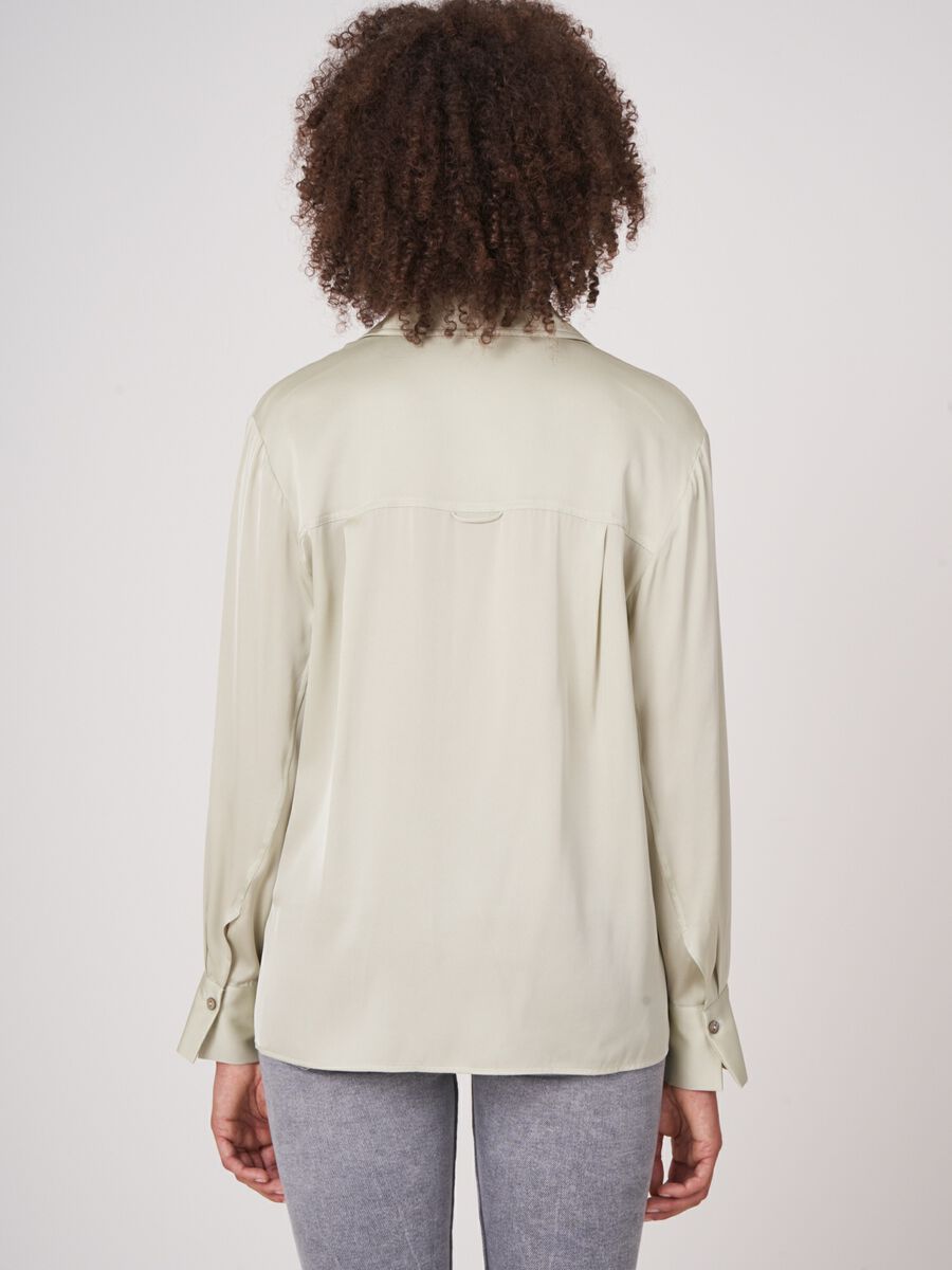 Silk shirt with chest pocket and side slits image number 2