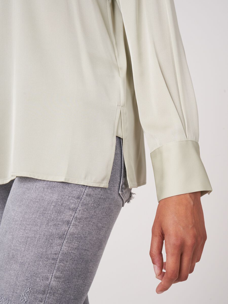 Silk shirt with chest pocket and side slits image number 3