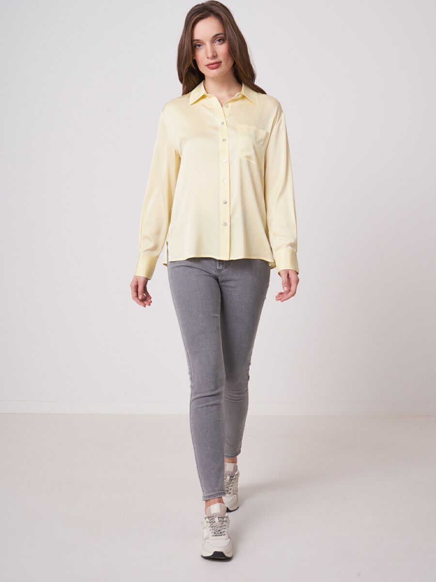 Silk shirt with chest pocket and side slits image number 3