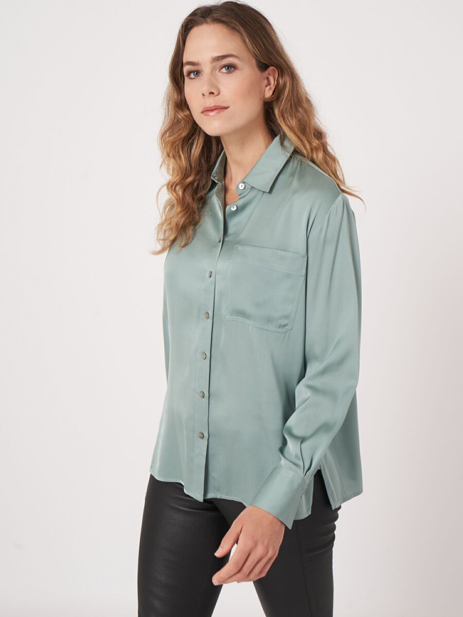 Silk shirt with chest pocket and side slits image number 0