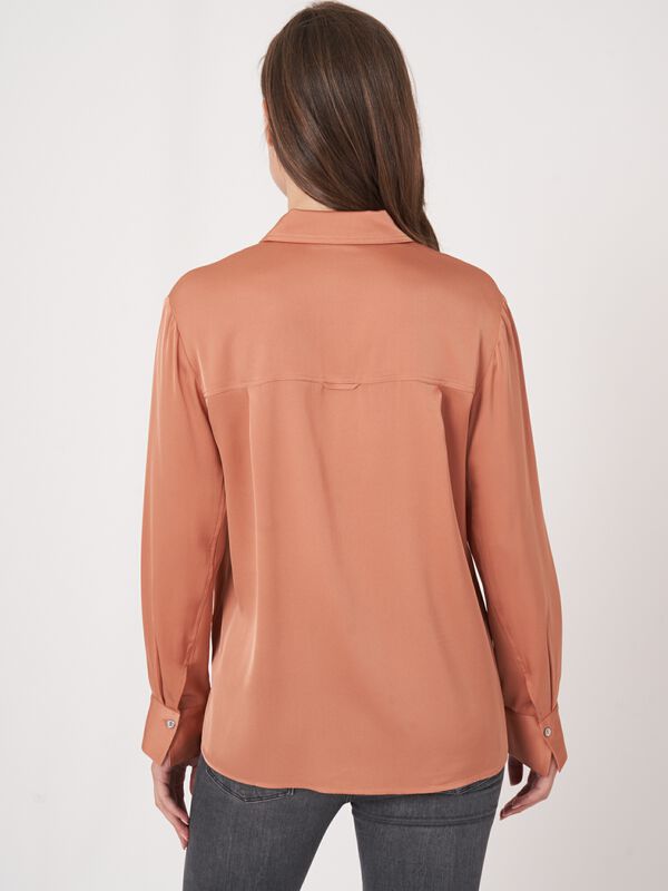 Silk shirt with chest pocket and side slits image number 1
