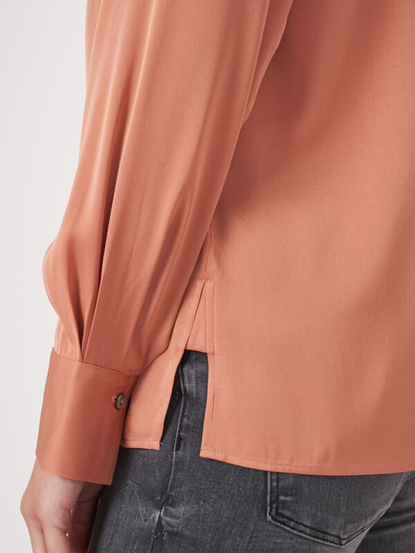 Silk shirt with chest pocket and side slits image number 3