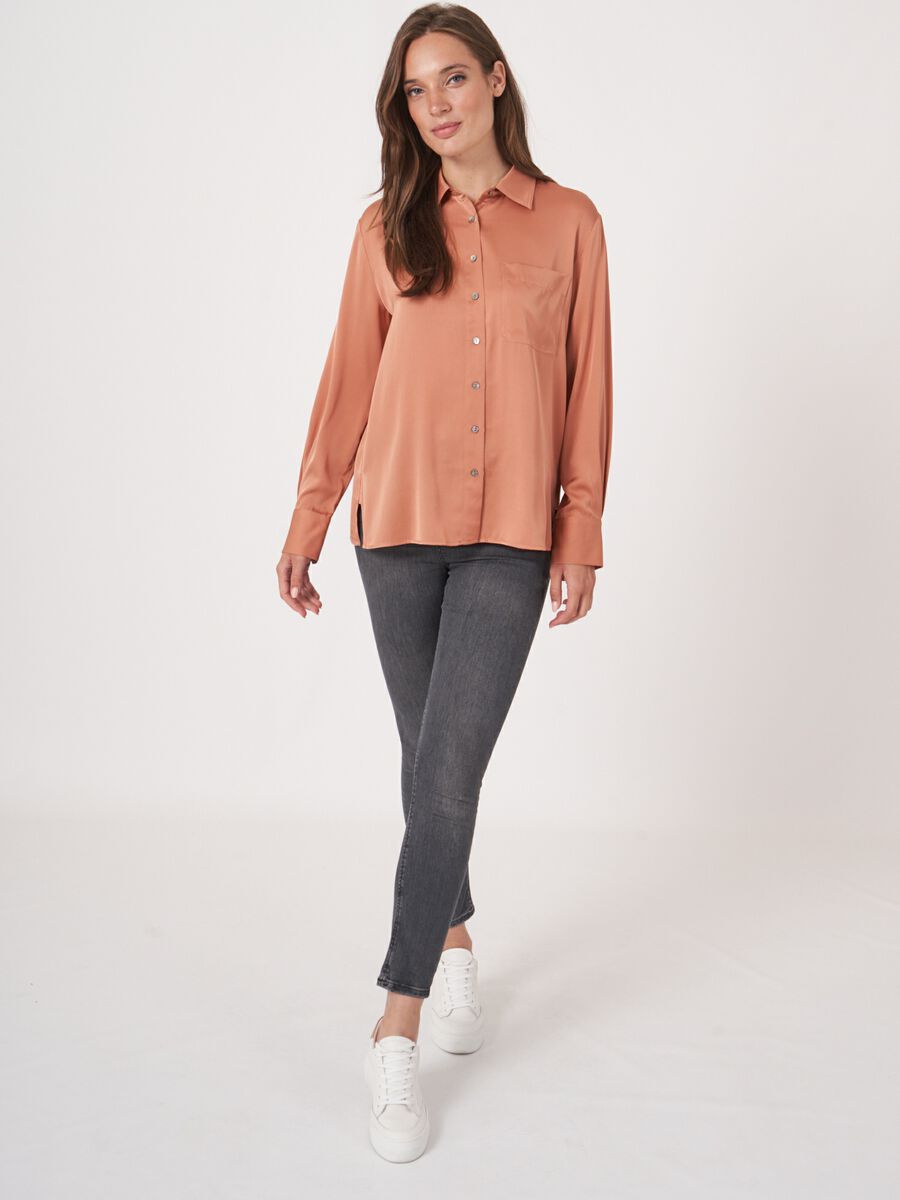 Silk shirt with chest pocket and side slits image number 5