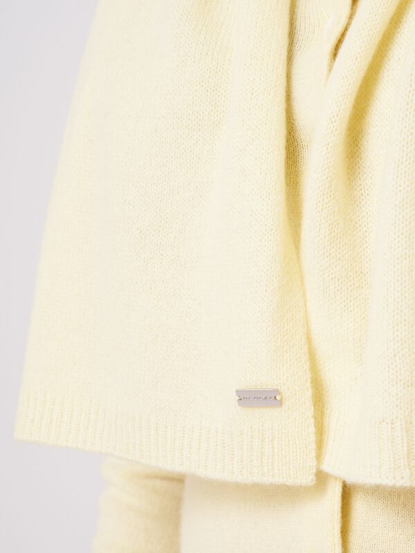 Fine knit organic cashmere scarf image number 1