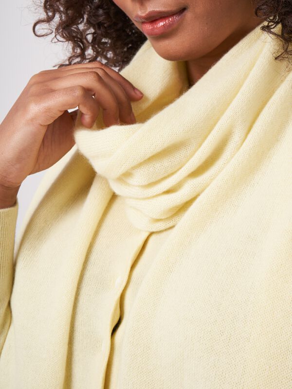 Fine knit organic cashmere scarf image number 2