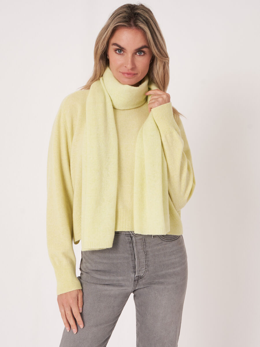 Fine knit organic cashmere scarf image number 0