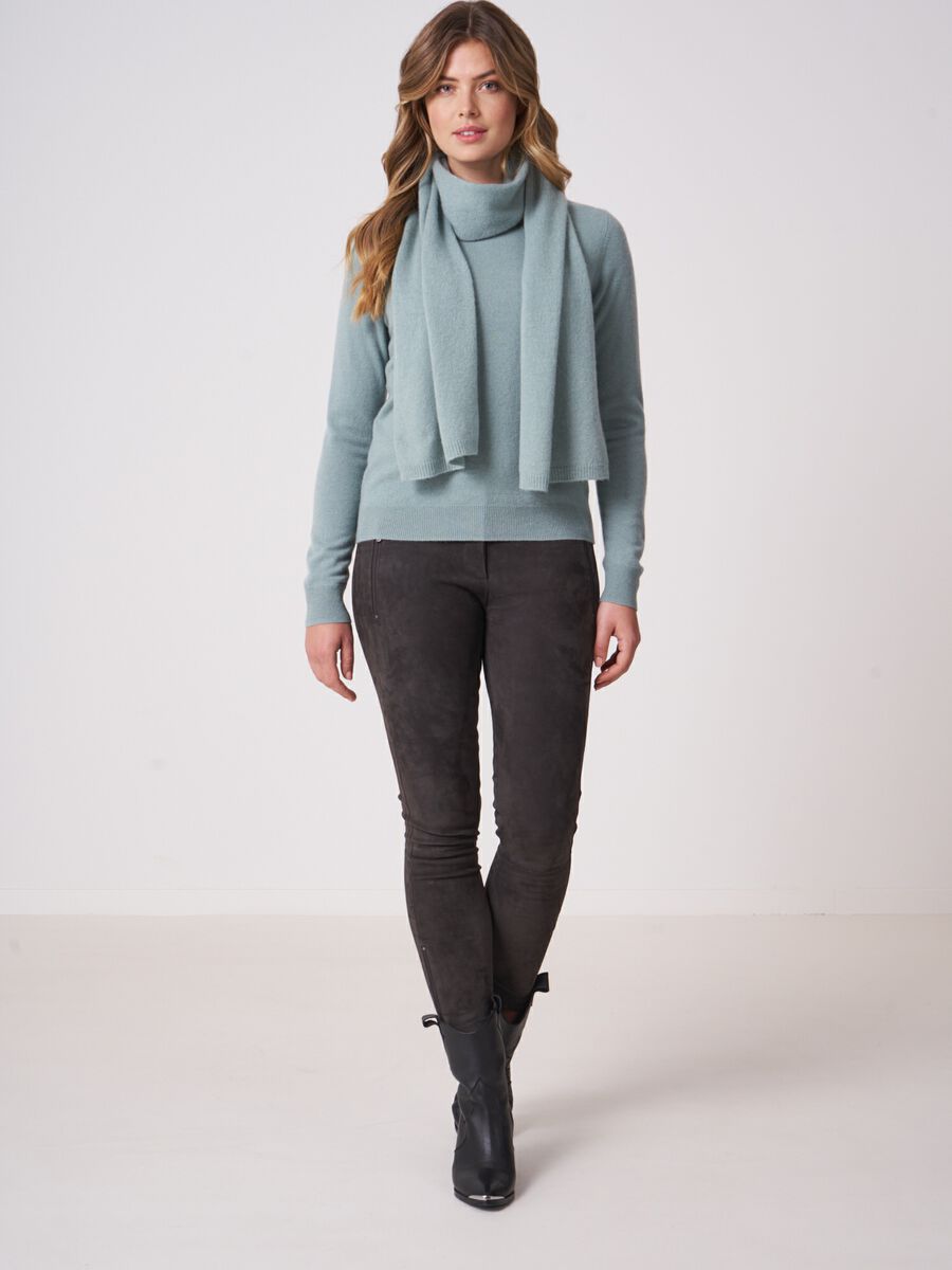 Basic pure cashmere scarf image number 3