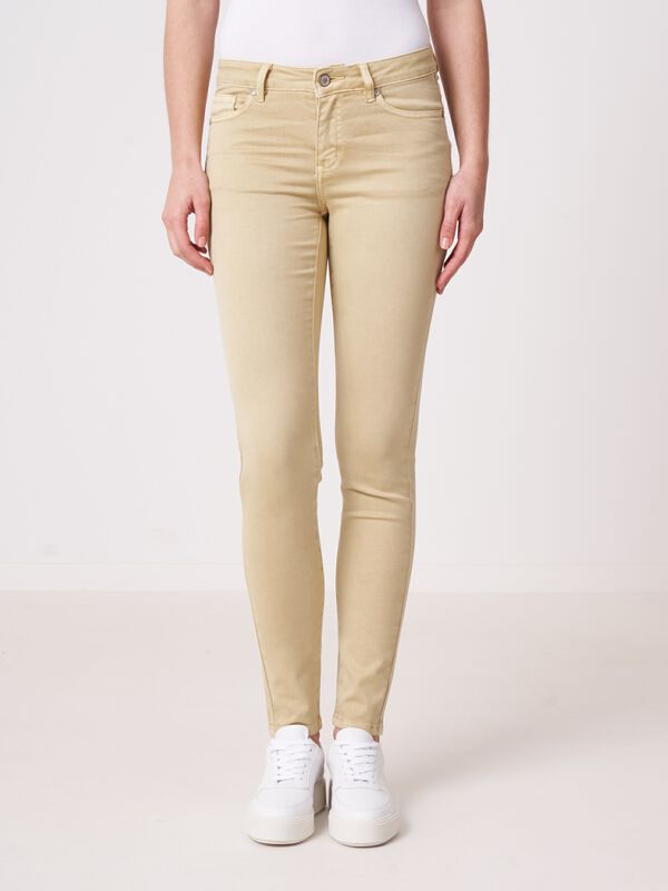 Skinny women's pants image number 0