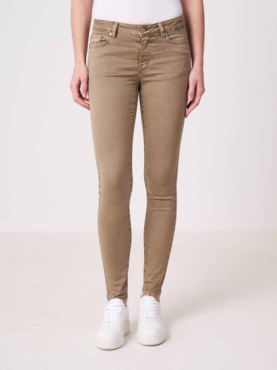 Skinny women's pants image number 0