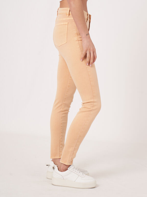Skinny women's pants image number 3