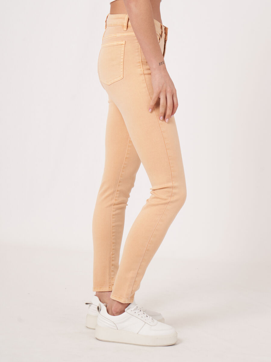 Skinny women's pants image number 3