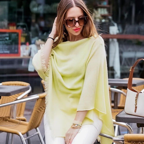 Organisch cashmere poncho met franjes